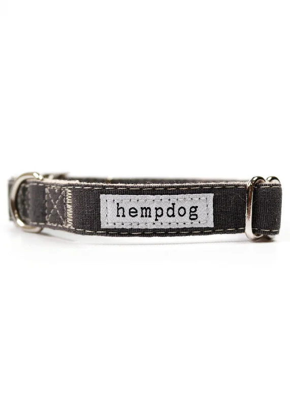  . **Cat food bowl anti-overturning**ORGANIC HEMP AND COTTON TWO TONE COLLAR