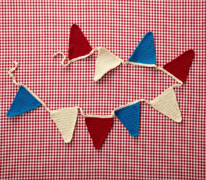 - Climbing pet constant temperature heating pad4th Of July Garland (Crochet)