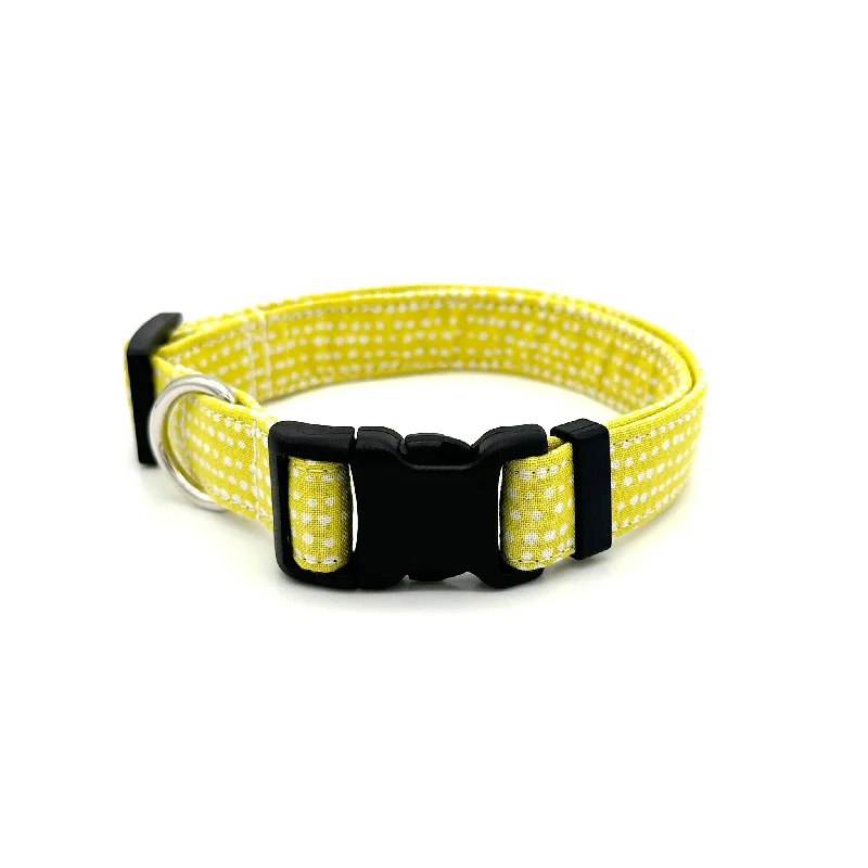  . **Pet clothes are thickened in winter**Yellow Polka Dot Dog Collar