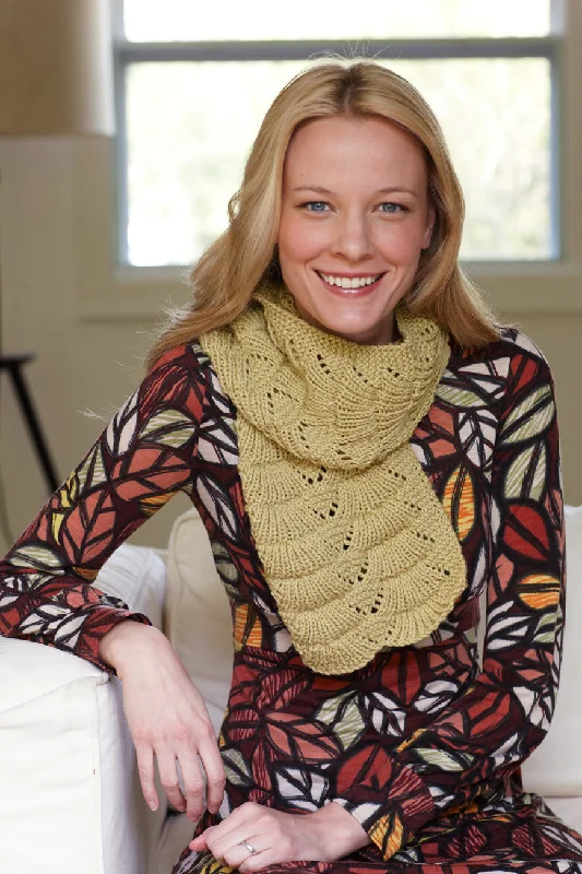 - Winter dog thick down jacketLacy Green Scarf Pattern (Knit)