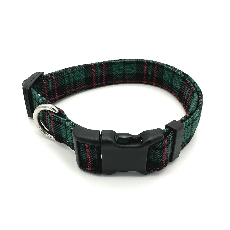  . **Dog traction rope is automatically retractable**Green Tartan Dog Collar