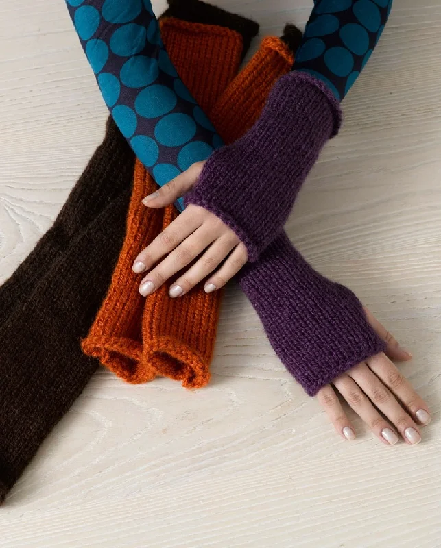 - Air box TSA certified check-inGreenwich Gauntlets (Knit)