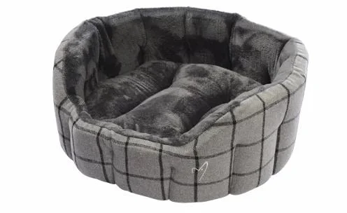 - Automatic temperature adjustment cat bedGor Pets Camden Deluxe Bed Grey