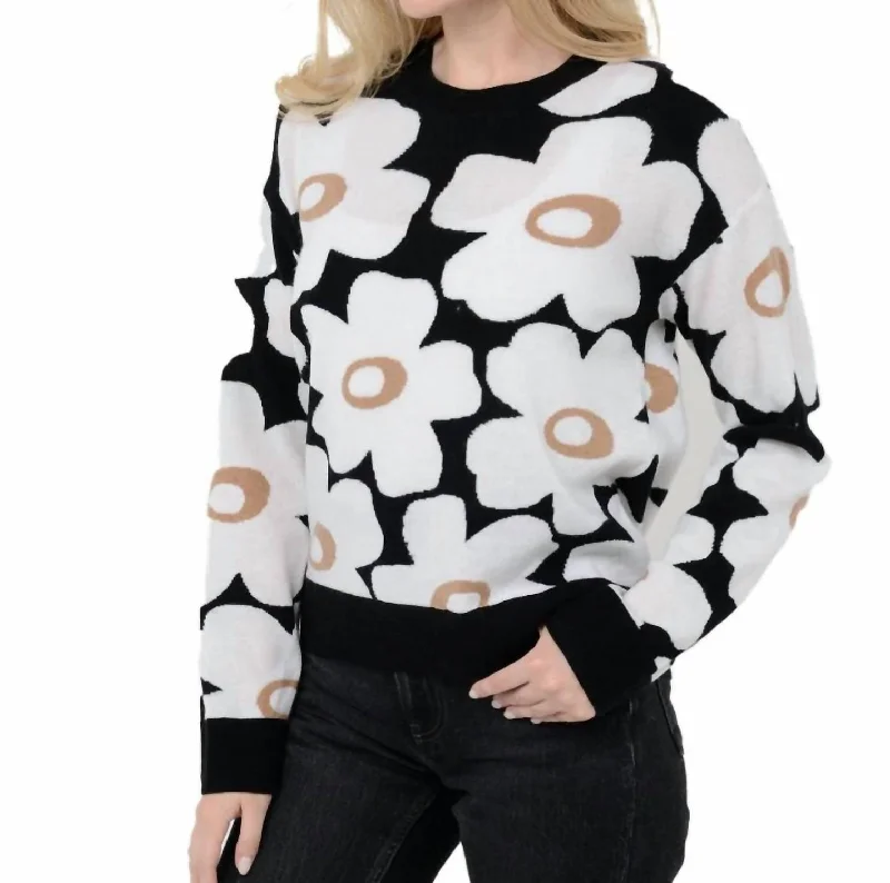 Dulce Intarsia Flower Pullover In Black